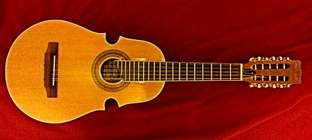 Luis Sanz, cuatrista