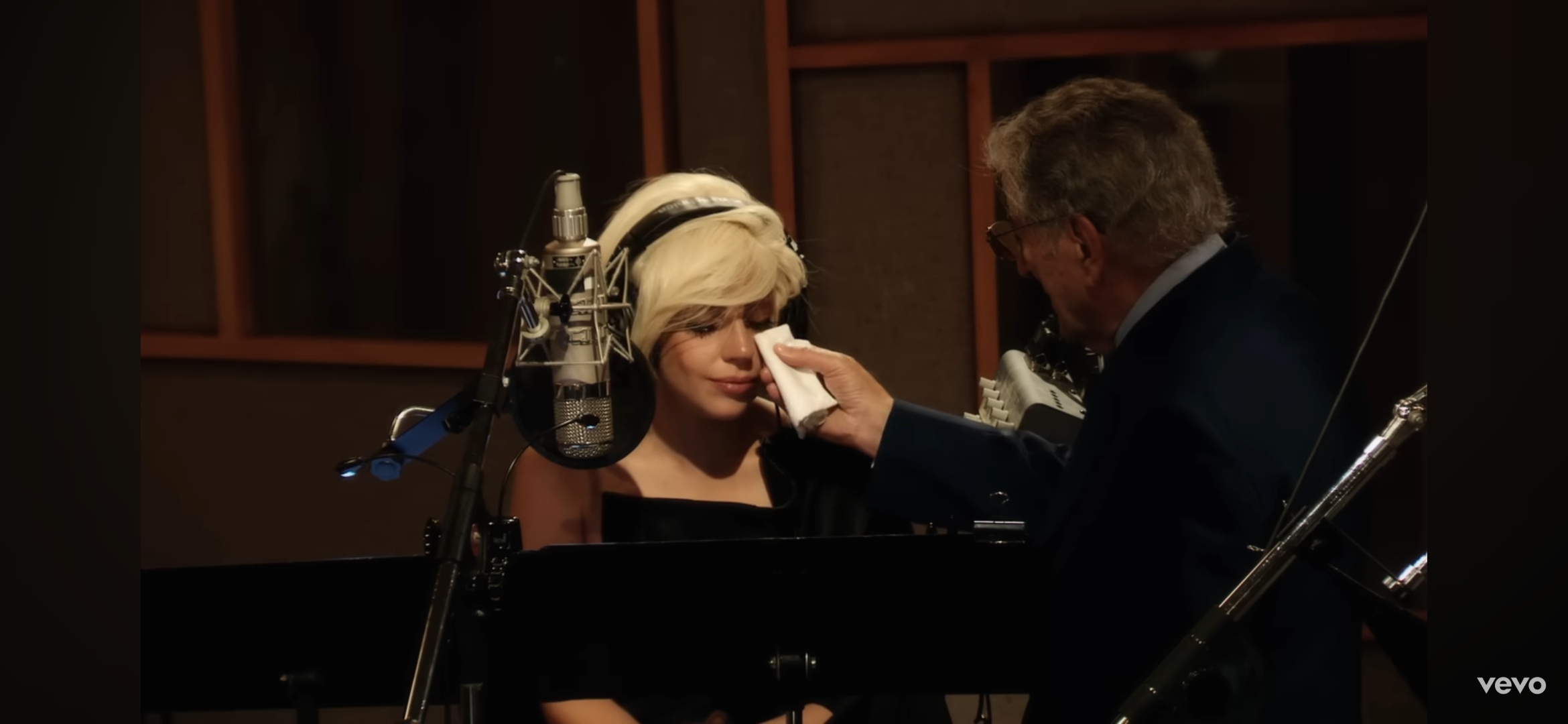 Magic in the Studio: The Unscripted Moment Between Lady Gaga and Tony Bennett